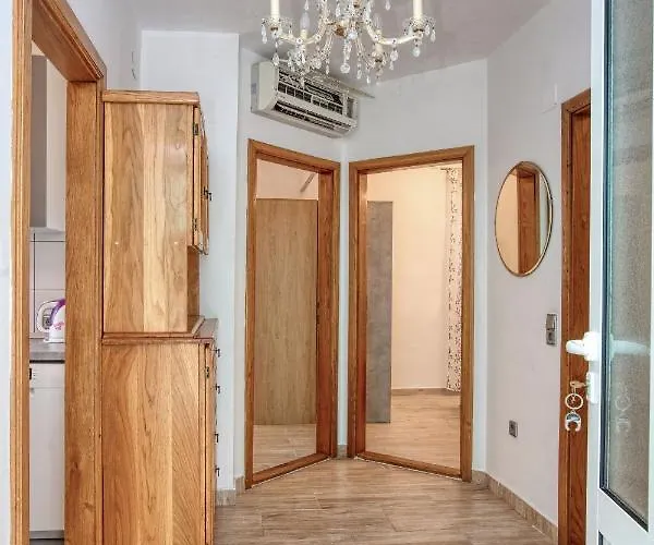 Seaside House Stupin Celine, - 19871 Hébergement de vacances Rogoznica (Sibenik-Knin)